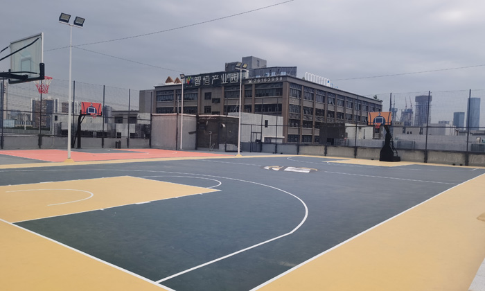  建籃球場用什么地面材料比較好？
