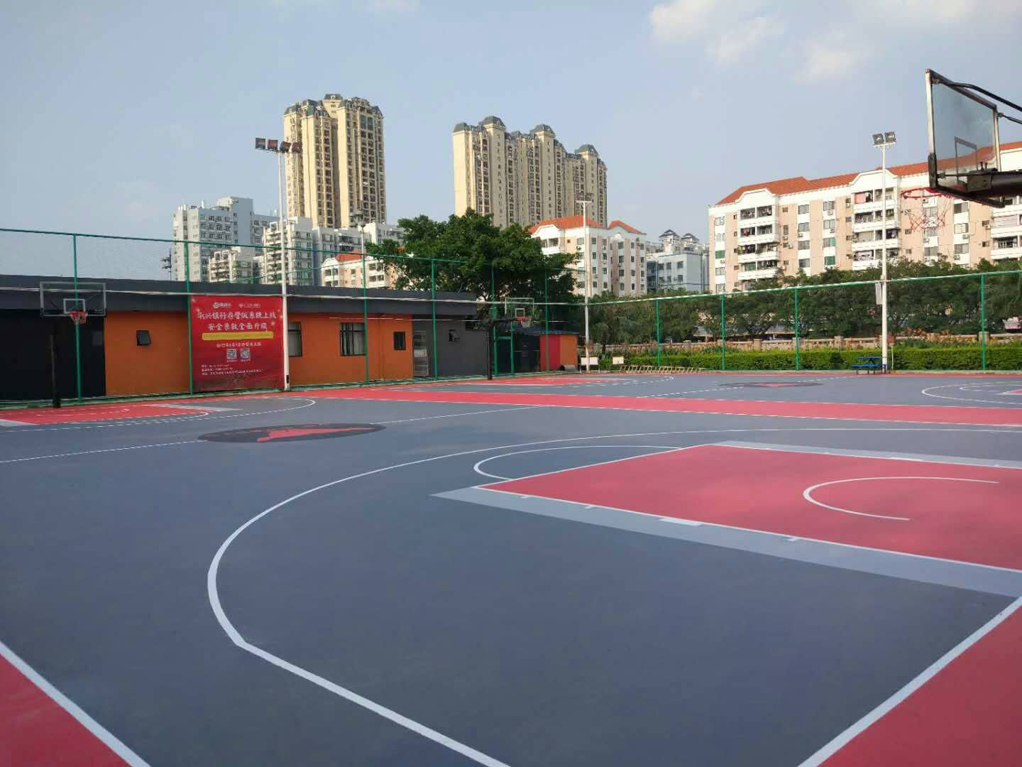 塑膠籃球場(chǎng)多少錢一平米品質(zhì)如何選擇